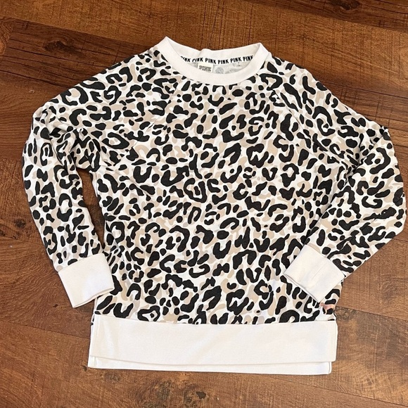 PINK by Victoria’s Secret oversized animal print sweatshirt top XS extra small - Picture 1 of 5